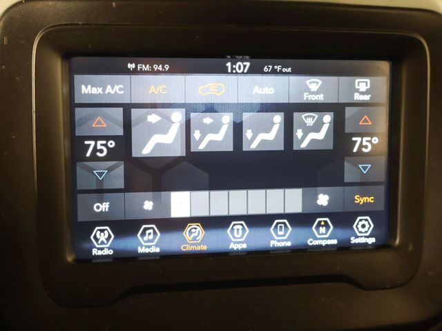 2019 Jeep Renegade Latitude FWD - 23003020 - 38