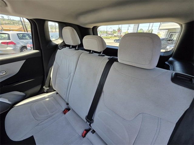 2019 Jeep Renegade Latitude FWD - 22791367 - 19