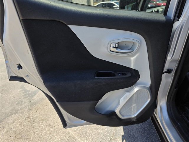 2019 Jeep Renegade Latitude FWD - 22791367 - 20