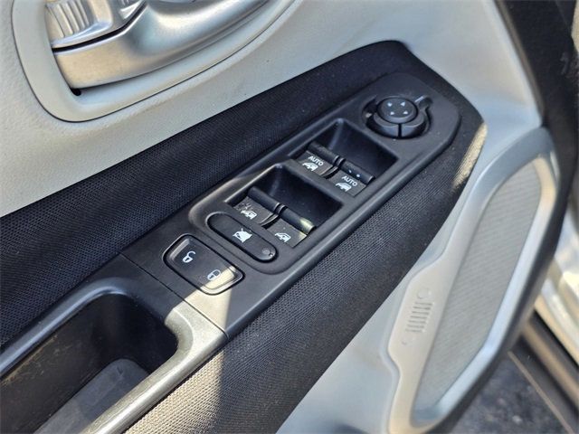 2019 Jeep Renegade Latitude FWD - 22791367 - 22