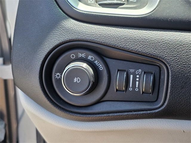 2019 Jeep Renegade Latitude FWD - 22791367 - 33