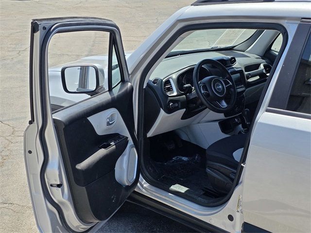 2019 Jeep Renegade Latitude FWD - 22791367 - 34