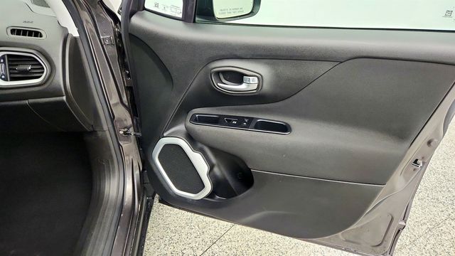 2019 Jeep Renegade Upland 4x4 - 23074945 - 23