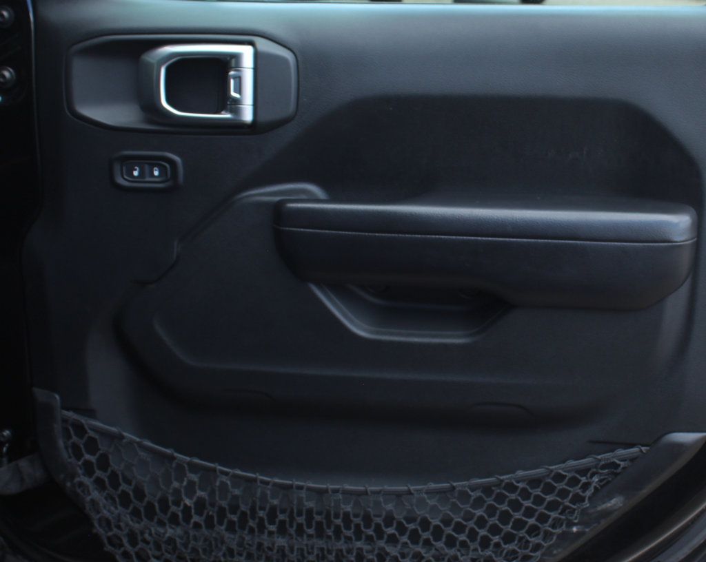 2019 Jeep Wrangler Sport S photo 6