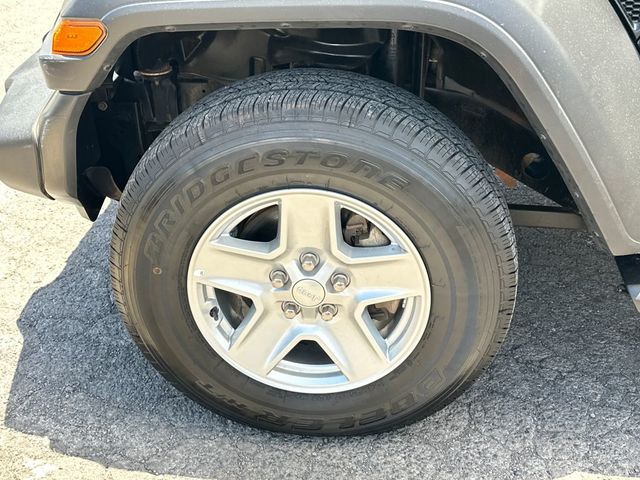 2019 Jeep Wrangler Sport - 23019444 - 11