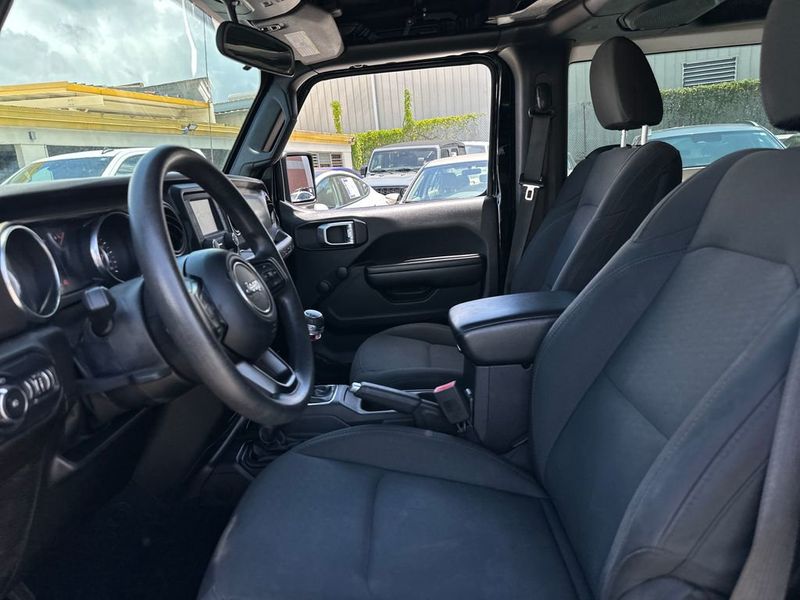 2019 Jeep Wrangler Sport - 23019444 - 12
