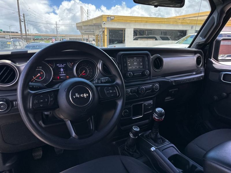 2019 Jeep Wrangler Sport - 23019444 - 13