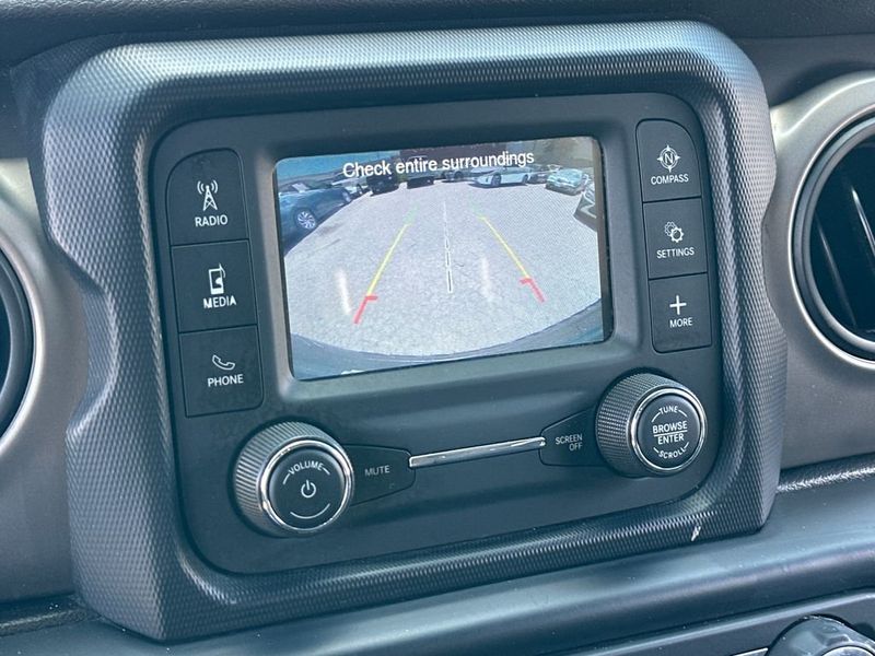 2019 Jeep Wrangler Sport - 23019444 - 16