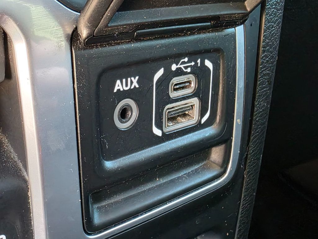 2019 Jeep Wrangler Sport S 4x4 - 22957137 - 29