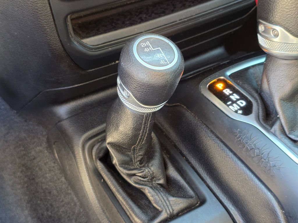 2019 Jeep Wrangler Sport S 4x4 - 22957137 - 31