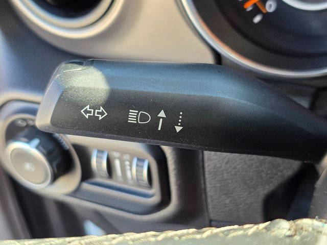 2019 Jeep Wrangler Sport S 4x4 - 22957137 - 35