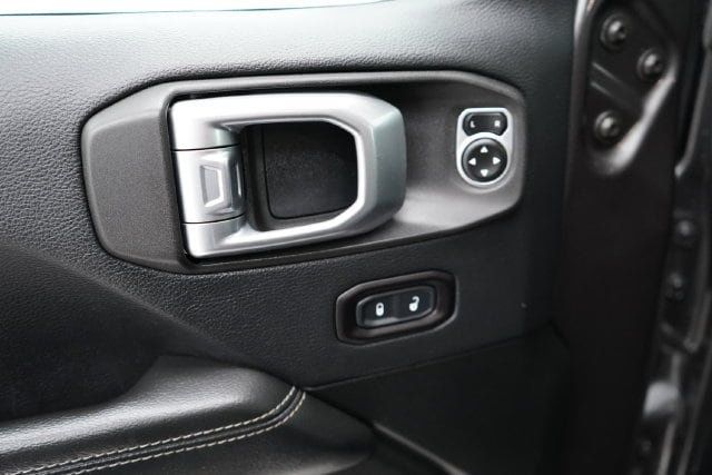 2019 Jeep Wrangler Unlimited Sahara 4x4 - 23084402 - 9