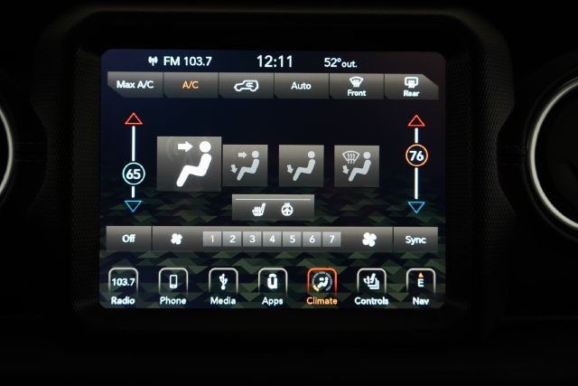 2019 Jeep Wrangler Unlimited Sahara 4x4 - 23084402 - 28