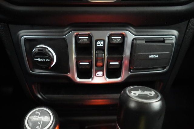 2019 Jeep Wrangler Unlimited Sahara 4x4 - 23084402 - 32