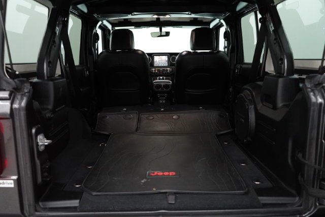 2019 Jeep Wrangler Unlimited Sahara 4x4 - 23084402 - 38