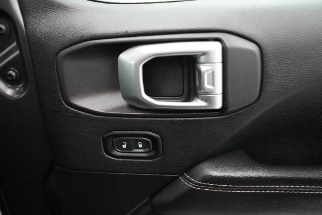 2019 Jeep Wrangler Unlimited Sahara 4x4 - 23084402 - 44