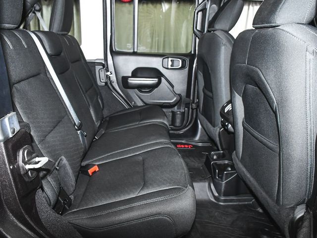 2019 Jeep Wrangler Unlimited Sport S - 23011725 - 39