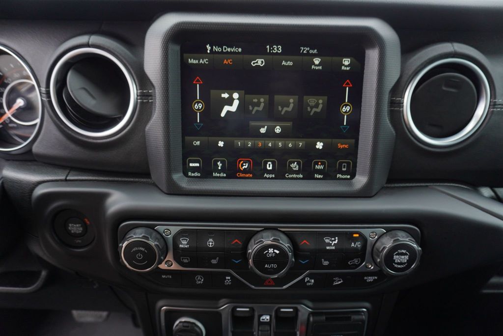 2019 Jeep Wrangler Unlimited SAHARA - 22915818 - 35
