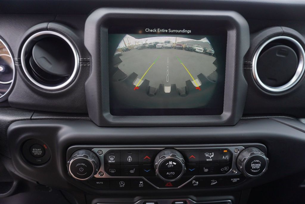 2019 Jeep Wrangler Unlimited SAHARA - 22915818 - 40