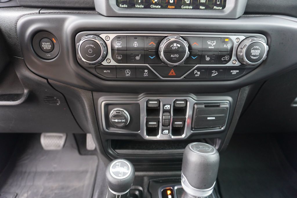 2019 Jeep Wrangler Unlimited SAHARA - 22915818 - 41