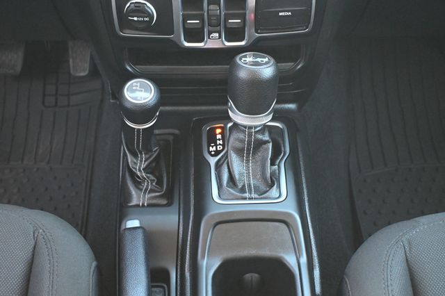 2019 Jeep Wrangler Unlimited Sahara 4x4 - 22934325 - 18