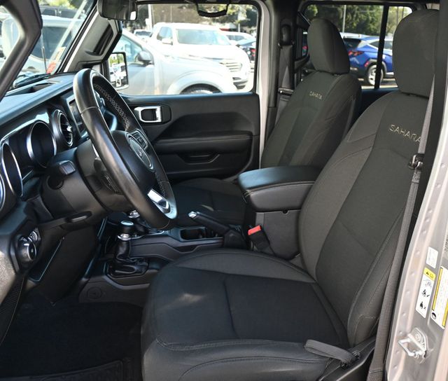 2019 Jeep Wrangler Unlimited Sahara 4x4 - 22934325 - 19