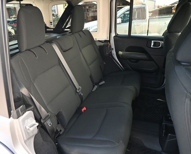 2019 Jeep Wrangler Unlimited Sahara 4x4 - 22934325 - 22