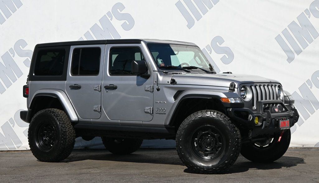 2019 Jeep Wrangler Unlimited Sahara photo 2