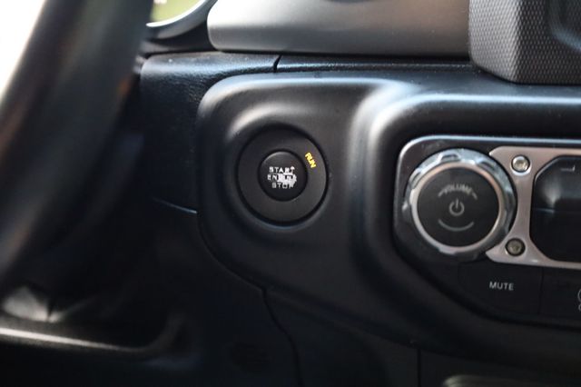 2019 Jeep Wrangler Unlimited Sahara 4x4 - 22924085 - 34