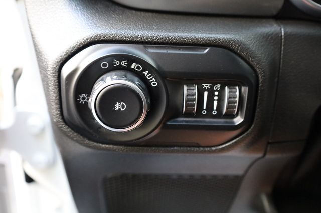 2019 Jeep Wrangler Unlimited Sahara 4x4 - 22924085 - 35