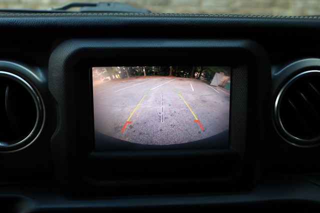 2019 Jeep Wrangler Unlimited Sahara 4x4 - 22924085 - 38