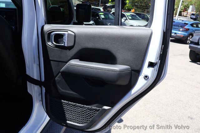 2019 Jeep Wrangler Unlimited Sahara 4x4 - 23043713 - 17