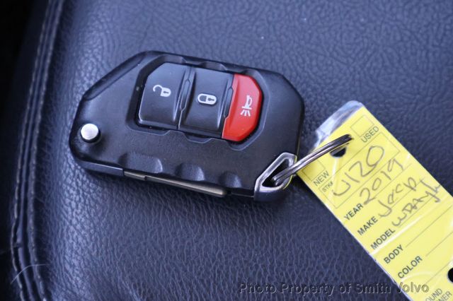 2019 Jeep Wrangler Unlimited Sahara 4x4 - 23043713 - 28