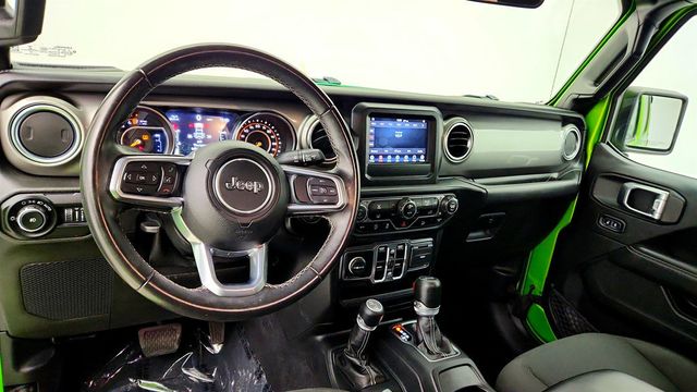 2019 Jeep Wrangler Unlimited Sahara 4x4 w/ 3.6L V6 Engine & 8-Speed Automatic Transmission - 23034754 - 12
