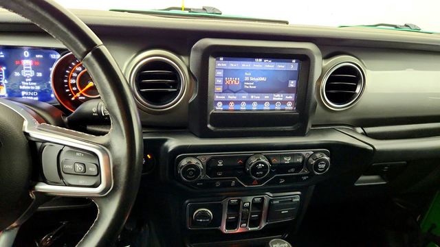 2019 Jeep Wrangler Unlimited Sahara 4x4 w/ 3.6L V6 Engine & 8-Speed Automatic Transmission - 23034754 - 17