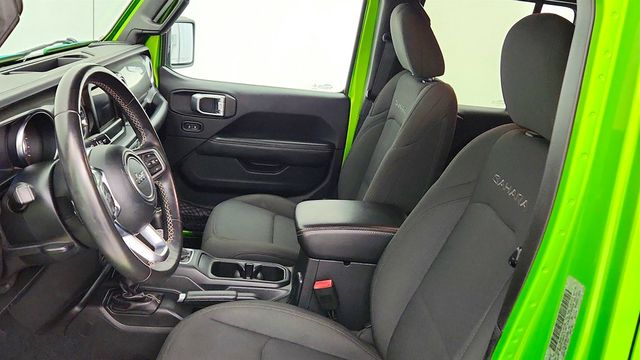 2019 Jeep Wrangler Unlimited Sahara 4x4 w/ 3.6L V6 Engine & 8-Speed Automatic Transmission - 23034754 - 20