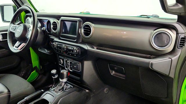 2019 Jeep Wrangler Unlimited Sahara 4x4 w/ 3.6L V6 Engine & 8-Speed Automatic Transmission - 23034754 - 24