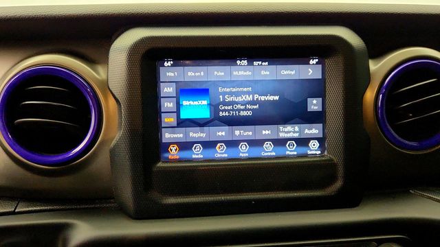 2019 Jeep Wrangler Unlimited Sport S 4x4 w/ Cold Weather & Technology Groups - 23097868 - 16