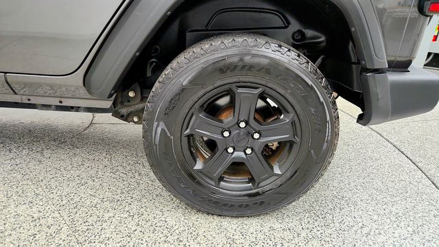 2019 Jeep Wrangler Unlimited Sport S 4x4 w/ Cold Weather & Technology Groups - 23097868 - 8
