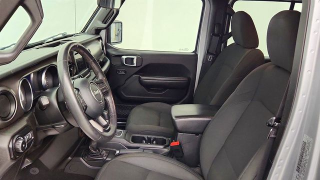 2019 Jeep Wrangler Unlimited Sport S 4x4 w/ Hard Top, Tech Group & Cold Weather Group - 23030109 - 19
