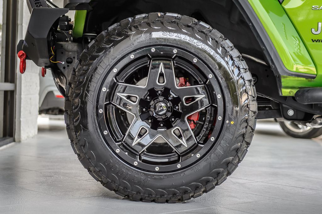 2019 Jeep Wrangler Unlimited WRANGLER UNLIMITED WHEELS BUMPERS BEAUTIFUL MUST SEE - 23055422 - 10