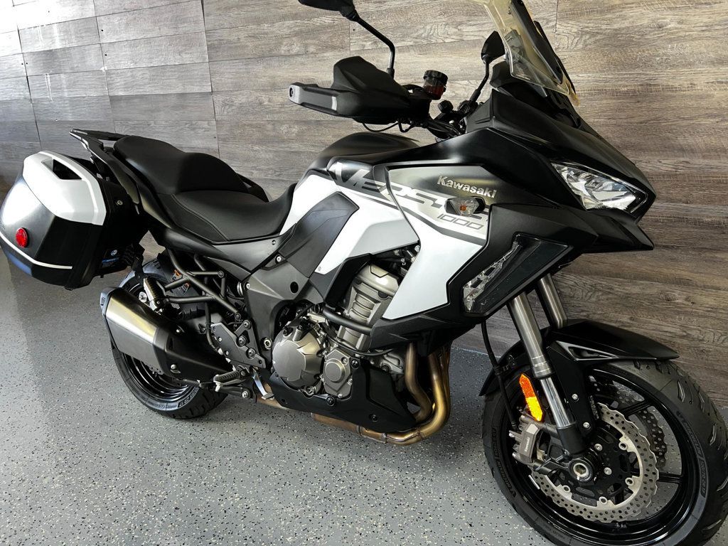 2019 Kawasaki Versys 1000 SE LT One Owner! - 22418174 - 1