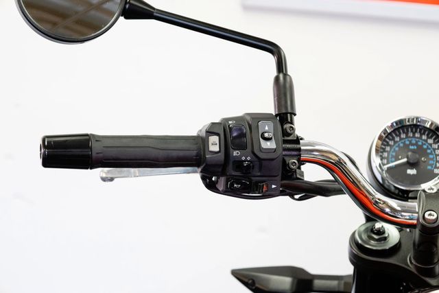 2019 KAWASAKI ZR900RS 1-OWNER FUN TO RIDE! - 23004182 - 9