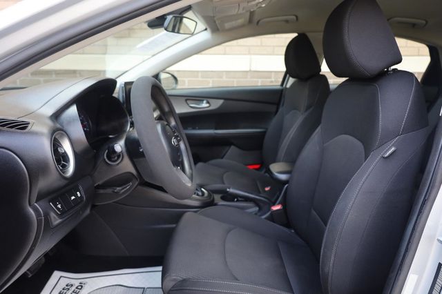 2019 Kia Forte LXS - 23047824 - 13