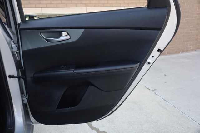 2019 Kia Forte LXS - 23047824 - 18