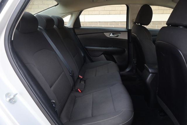 2019 Kia Forte LXS - 23047824 - 19