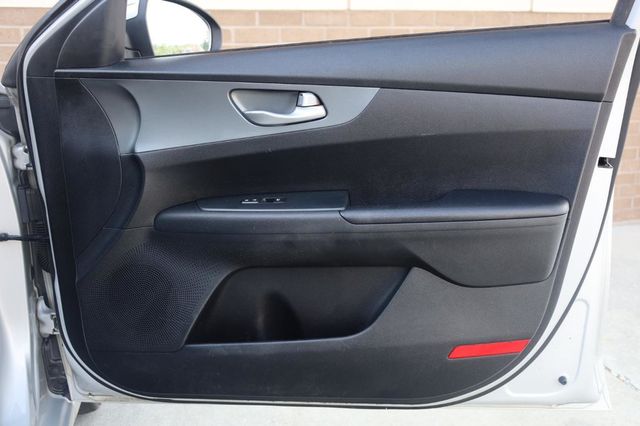 2019 Kia Forte LXS - 23047824 - 21