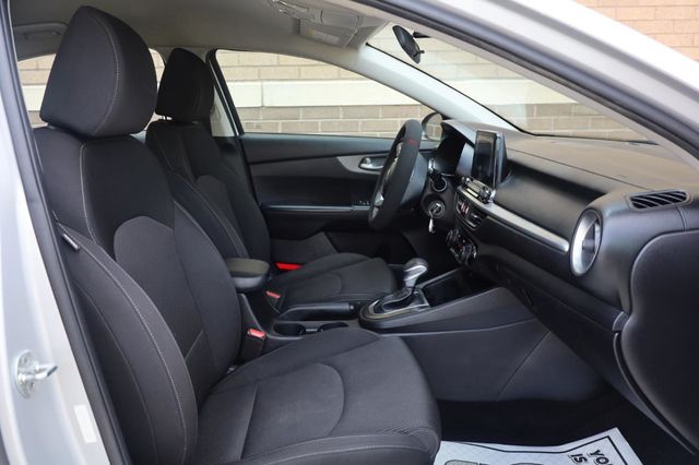 2019 Kia Forte LXS - 23047824 - 22