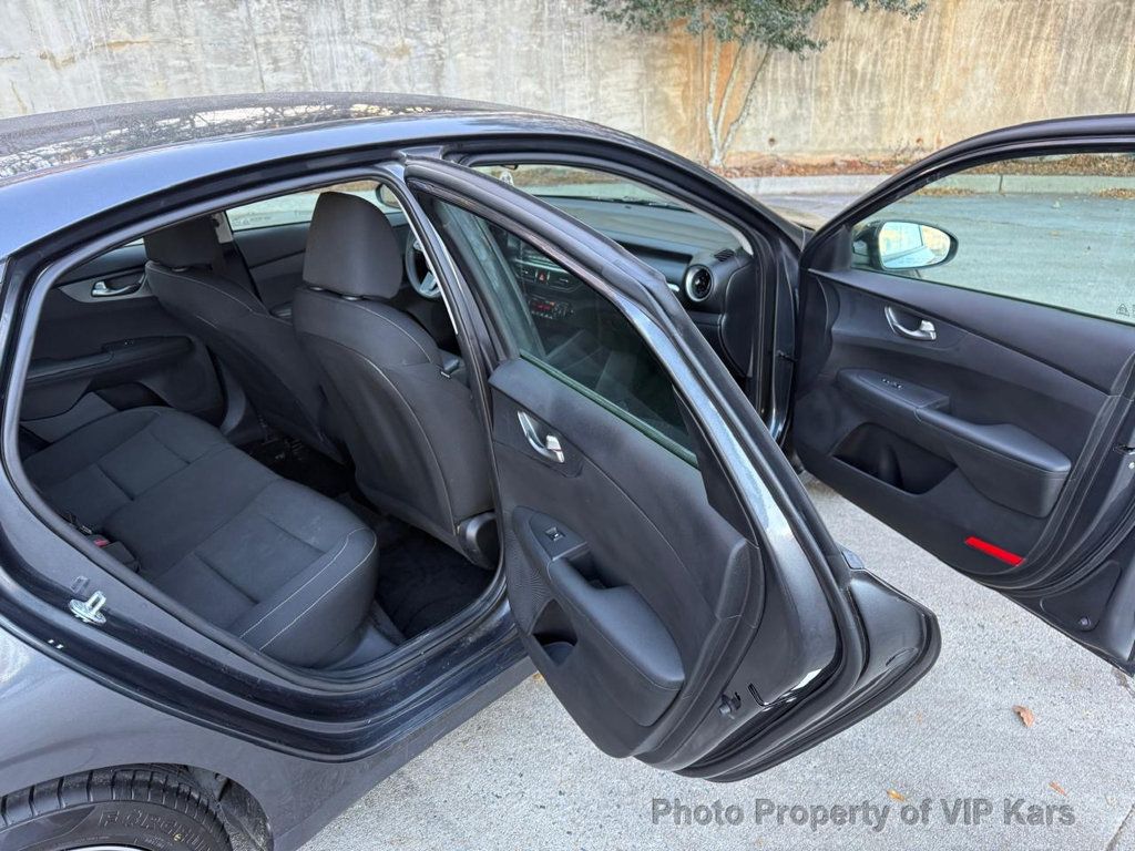 2019 Kia Forte LXS IVT - 22960181 - 10