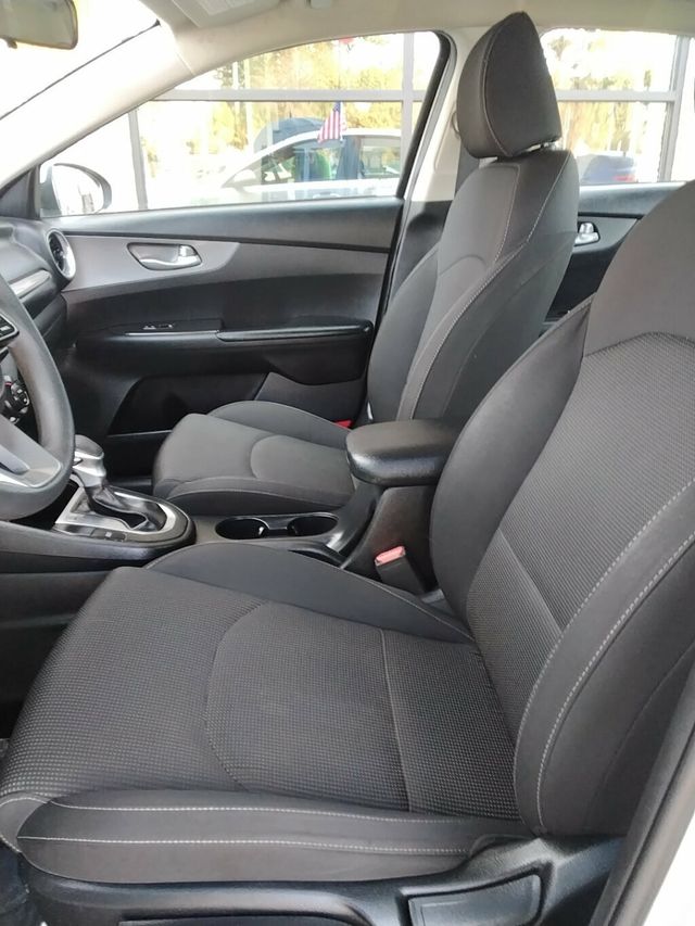 2019 Kia Forte LXS IVT - 22951295 - 6